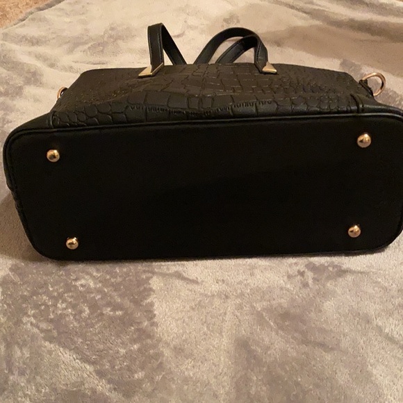 Fashionable Black purse - Picture 2 of 5